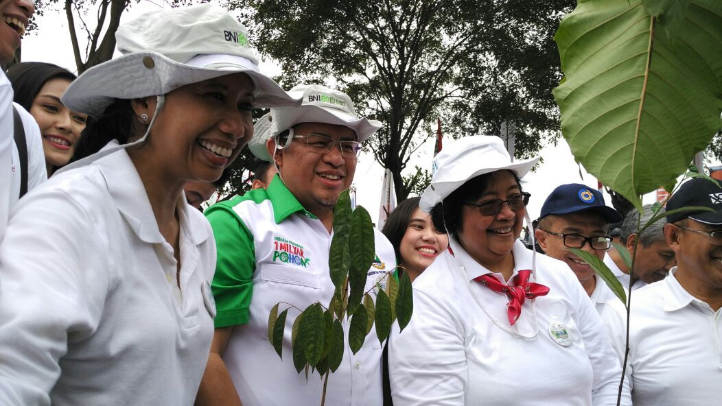 WIKA Turut Berpartisipasi dalam Gerakan Penanaman 10.000 Pohon di Jalan Tol Jakarta--Cikampek Image