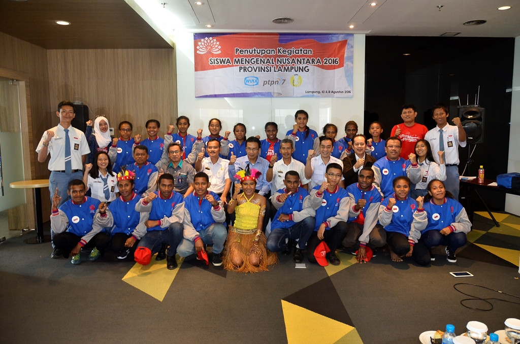 WIKA and 2 SOEs Succesfully Run A Whole of Siswa Mengenal Nusantara Program in Bandar Lampung Image