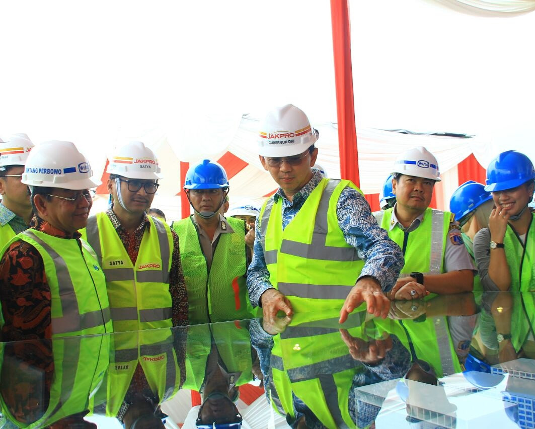 Gubernur DKI Jakarta Kunjungi Proyek LRT Image