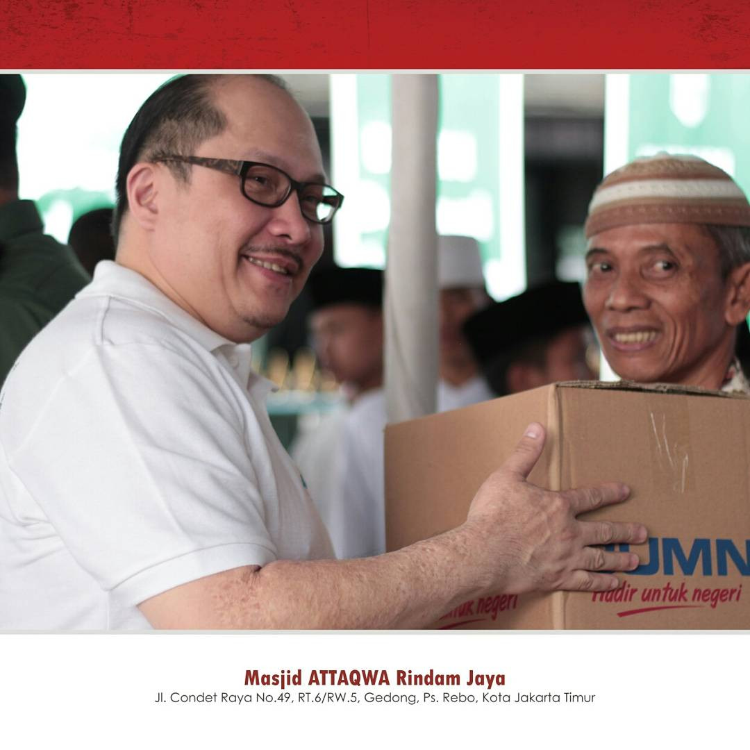 WIKA distributes Ramadhan Parcel to Boarding School and Mosques as a presentation of â€œBUMN Hadir U Image