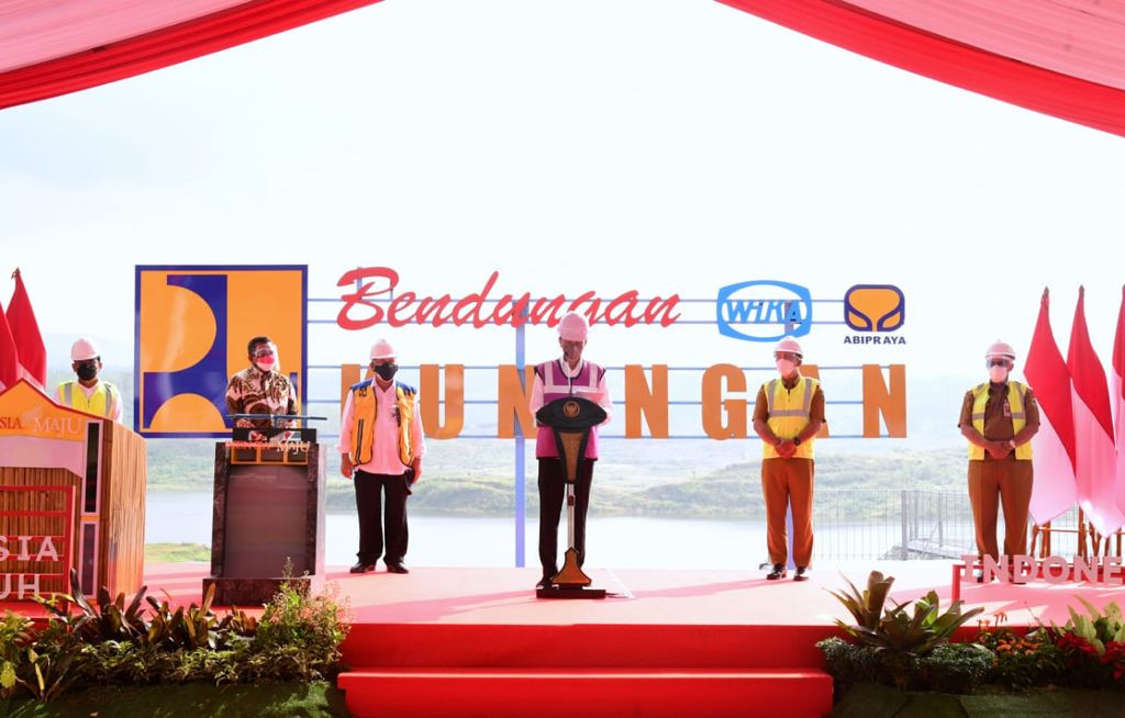 President Jokowi Inaugurates the Kuningan Dam  Image