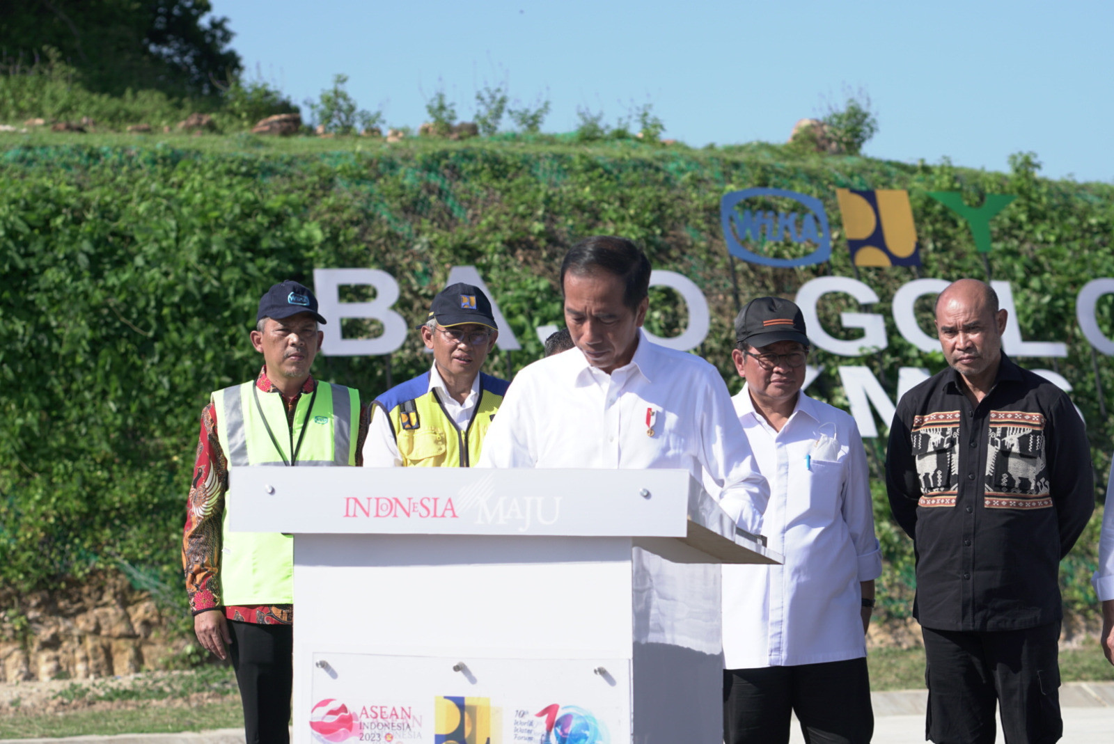 Presiden RI Joko Widodo Resmikan Jalan dan Jembatan Labuan Bajo - Tana Mori Karya WIKA Image