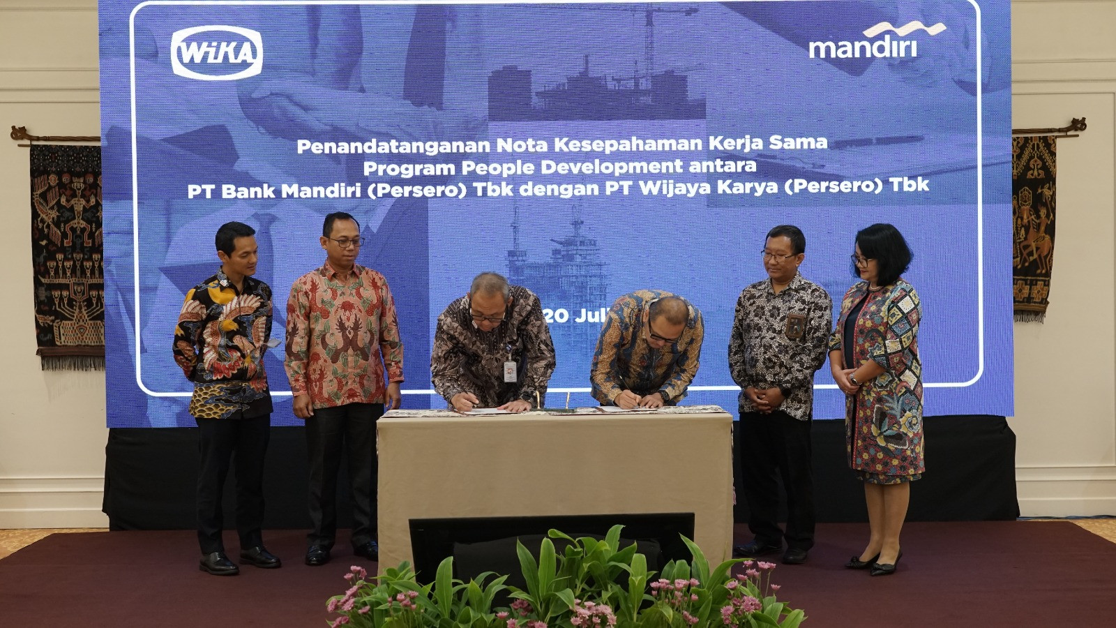 WIKA and Bank Mandiri Agree on People Development Program Cooperation to Facilitate Talent Swap, Enhance Cross-Industry Knowledge and Competence Image