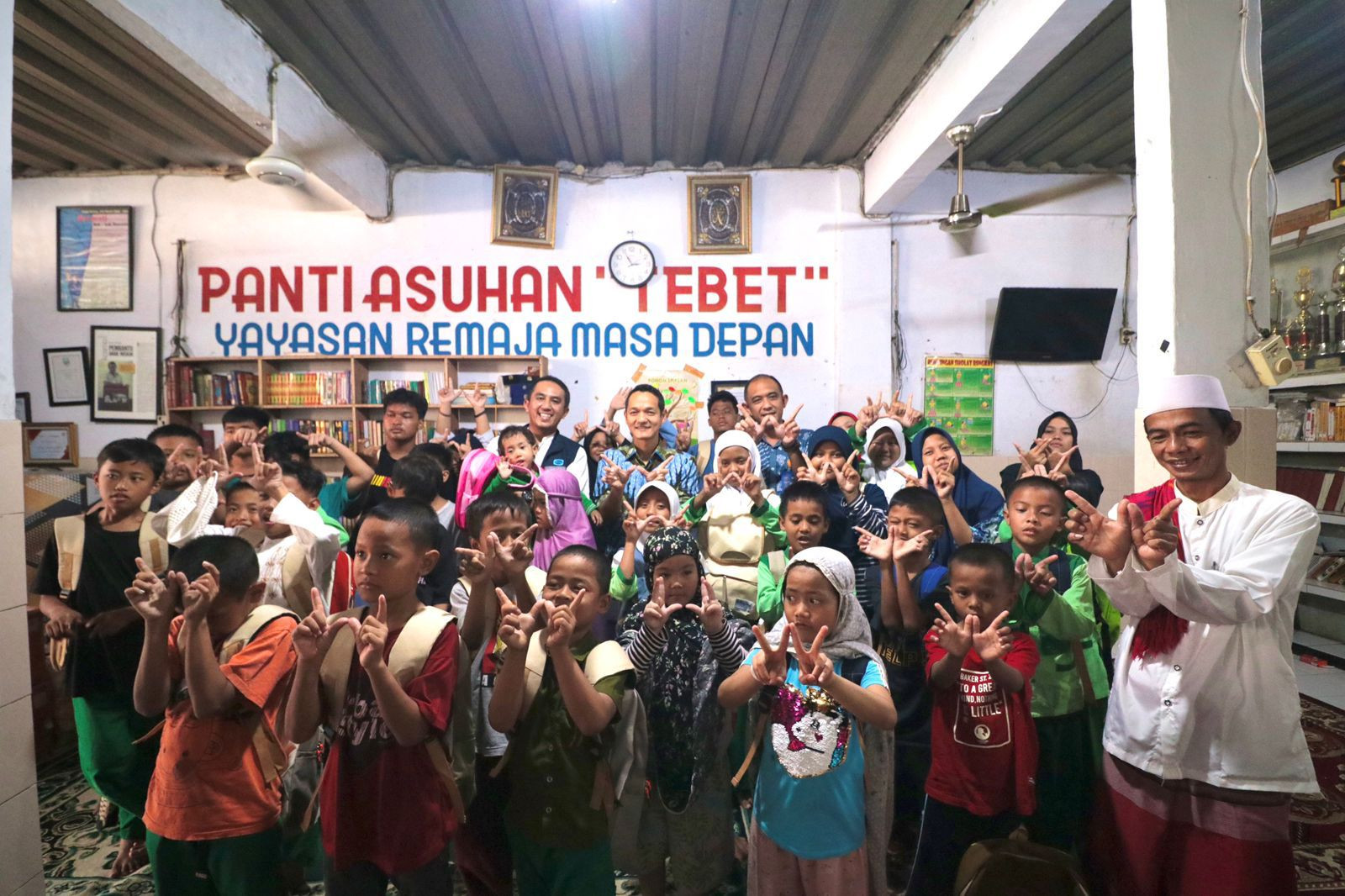 WIKA Dukung Pendidikan Anak Panti Asuhan Remaja Masa Depan Tebet Image