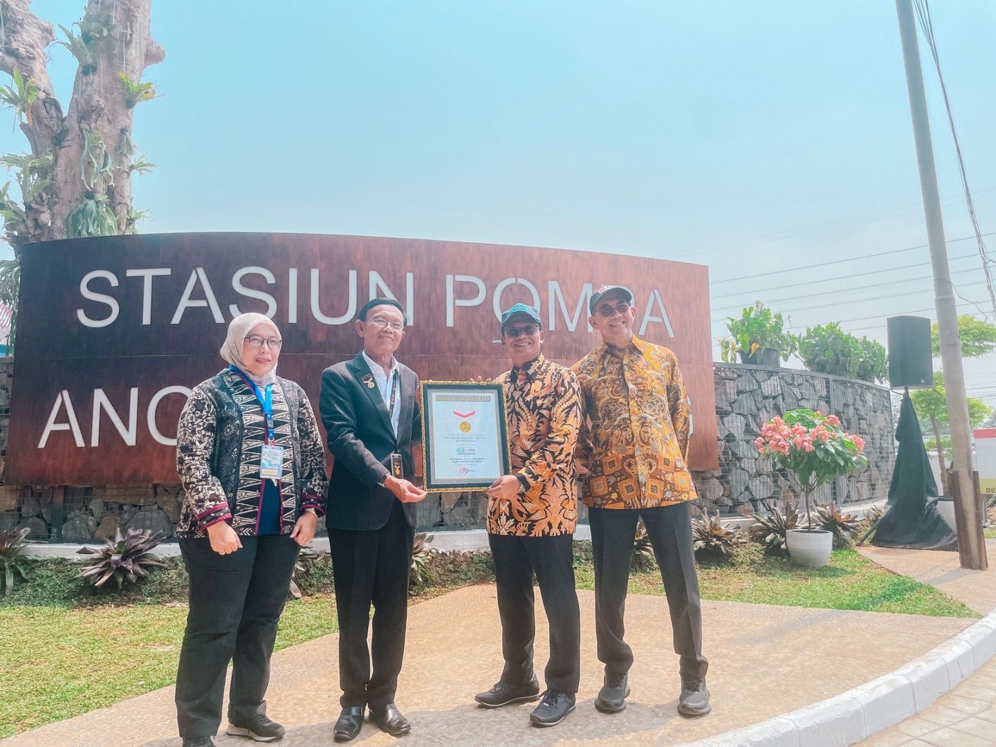 Presiden Jokowi Resmikan Stasiun Pompa Sentiong - Ancol Image