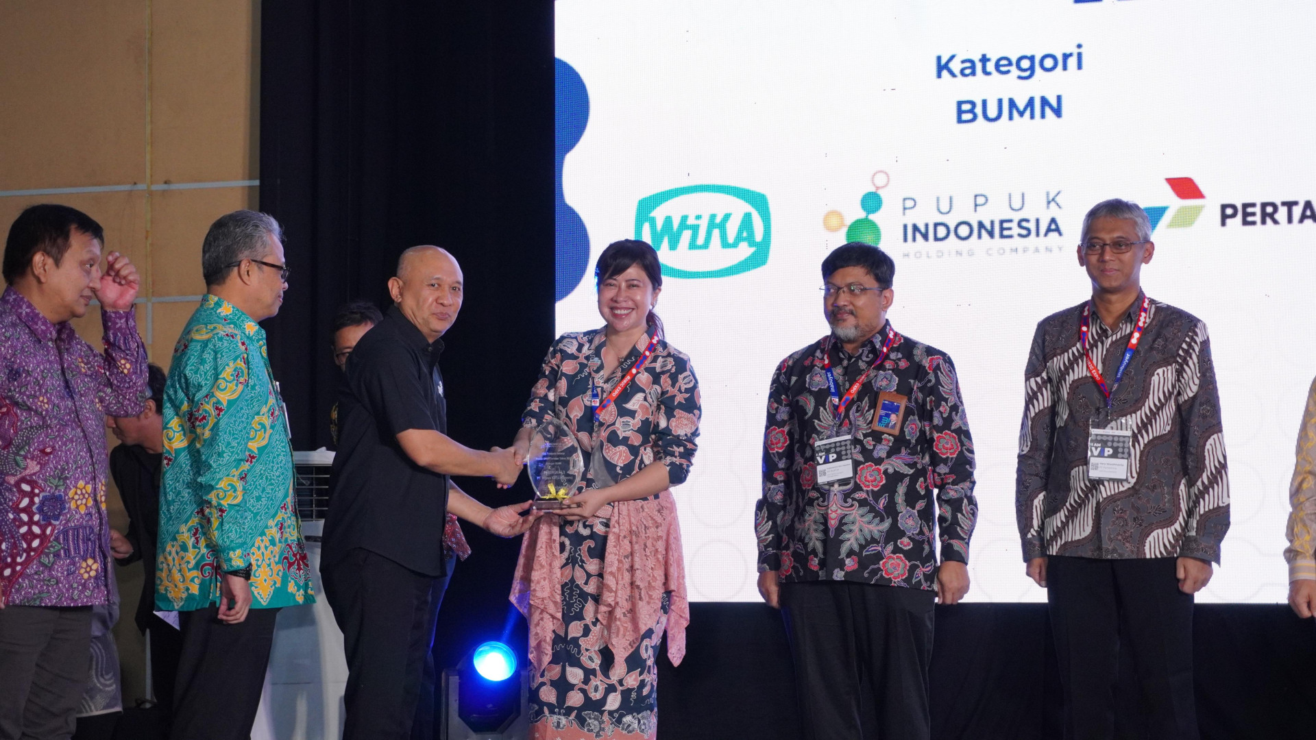 WIKA Entered the Top 3 BUMNs with the Largest Transactions in PaDi UMKM Highest in BUMN Karya Image