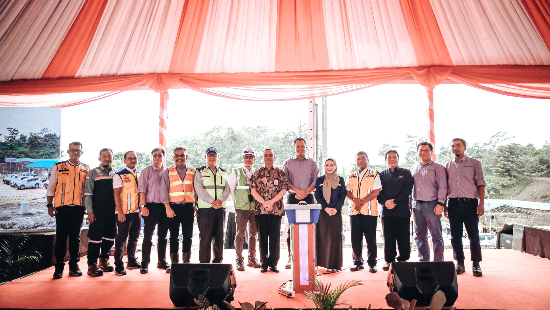 WIKA Holds Groundbreaking of Muara Wahau Road Diversion (RE-MWRD) Project, Strengthening Community Connectivity in East Kalimantan Image