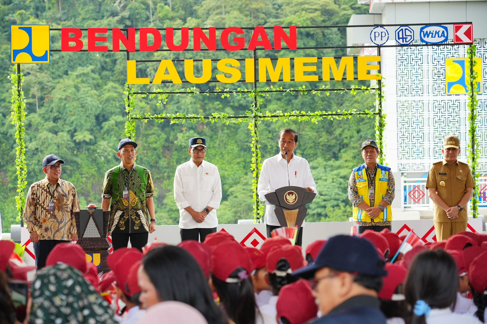 Reduksi Banjir dan Tingkatkan Konektivitas, Presiden Jokowi Resmikan 2 Proyek Strategis WIKA di Sumatera Image