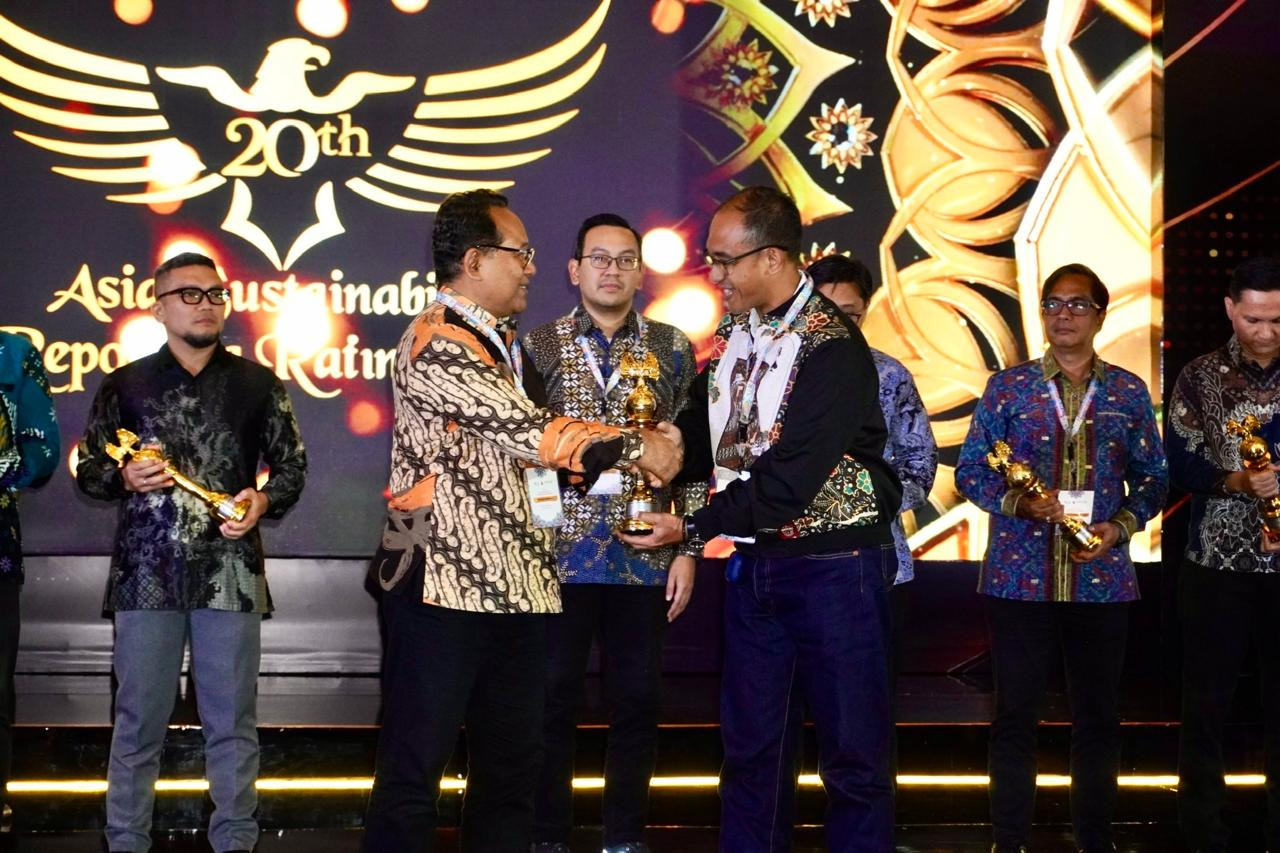 Tahun ke-4 Secara Beruntun, WIKA Raih Gold Rank Asia Sustainability Reporting Rating (ASRRAT) 2024  Image